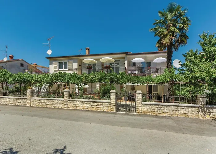 Cozy Apartment In Porec With Wifi