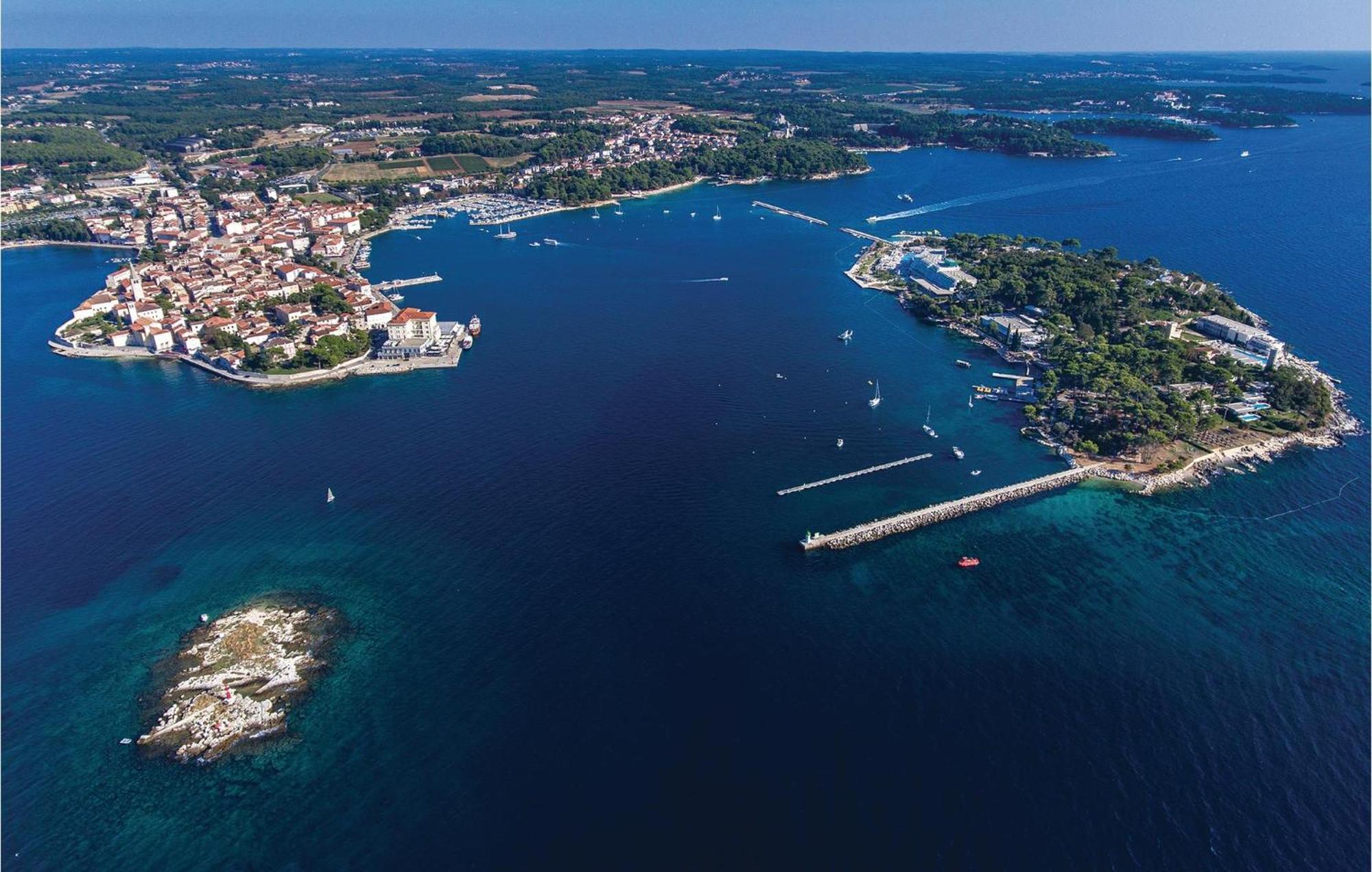 Apartment Cozy In With Wifi Poreč