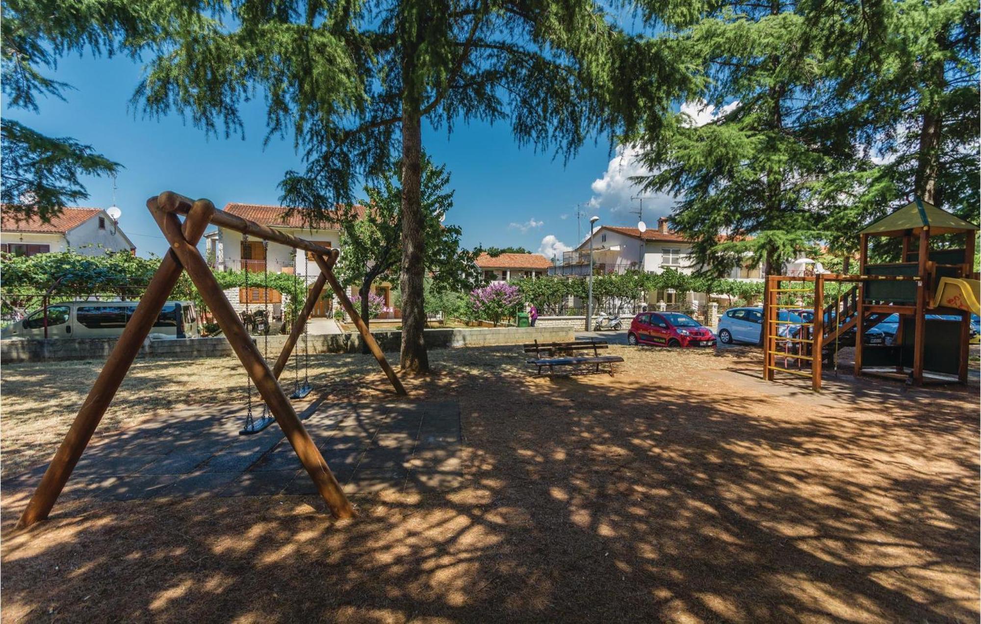 Apartment Cozy In With Wifi Poreč